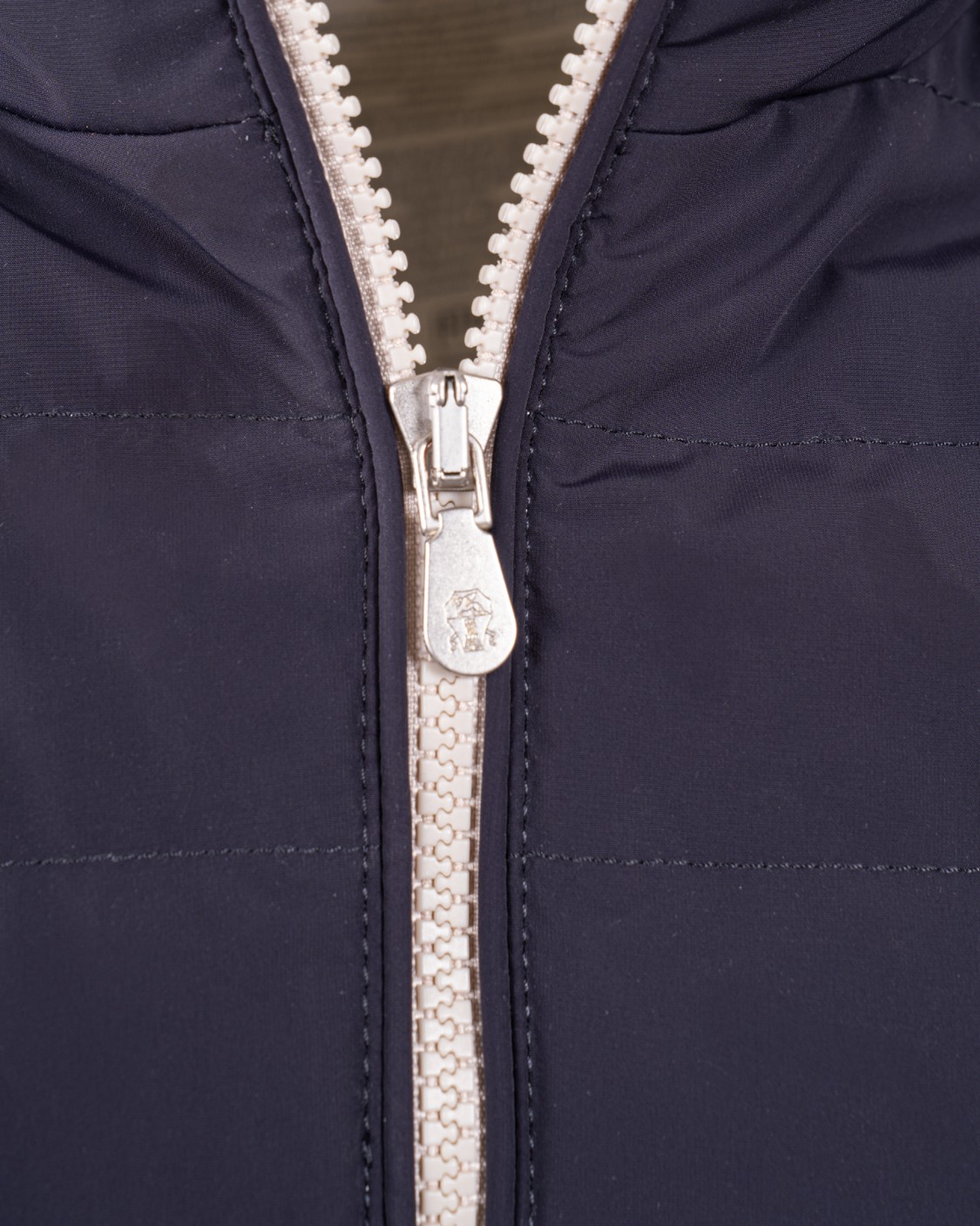 shop BRUNELLO CUCINELLI  Gilet: Brunello Cucinelli piumino leggero senza maniche in taffetà membranato.
Chiusura con zip e doppio cursore.
Collo in piedi.
Tasche basse con zip.
Fodera in nylon idrorepellente.
Tasca interna con chiusura zip.
Imbottitura in piumino d'oca di alta qualità.
Composizione: 87% POLIAMMIDE, 13% ELASTAN.
Made in Italy.. MM4911797-CZV03 number 4045157